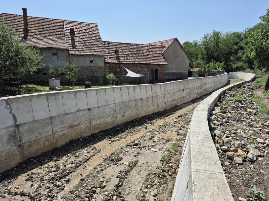 Peste 70% din lucrările de protecție împotriva inundațiilor din Bucerdea Vinoasă, finalizate