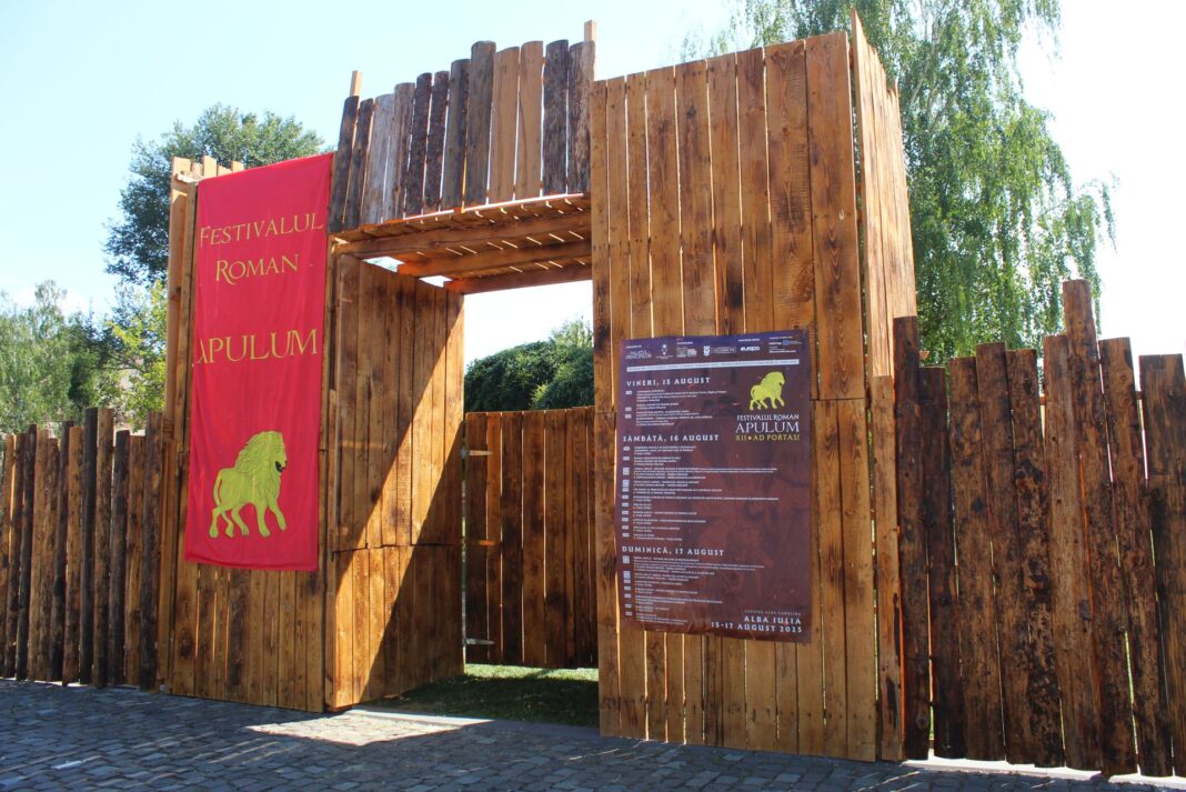 Festivalul Roman Apulum-Ad Portas la Alba Iulia: Parade, lupte de gladiatori și ateliere antice