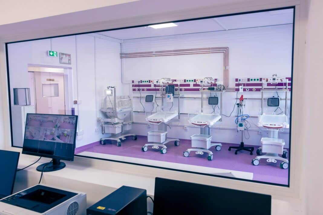 Secția de neonatologie a Spitalul Județean de Urgență Alba Iulia, modernizată cu peste 7 milioane de lei: Echipamente de ultimă generație și condiții europene